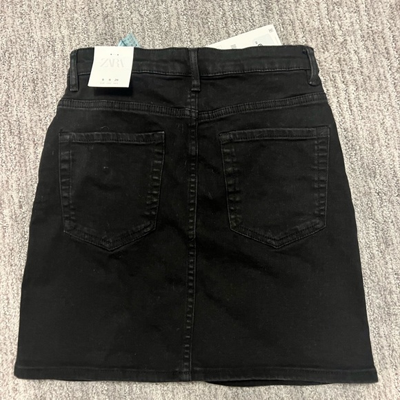 NWT Zara Black Denim Mini Skirt Small - Picture 2 of 3
